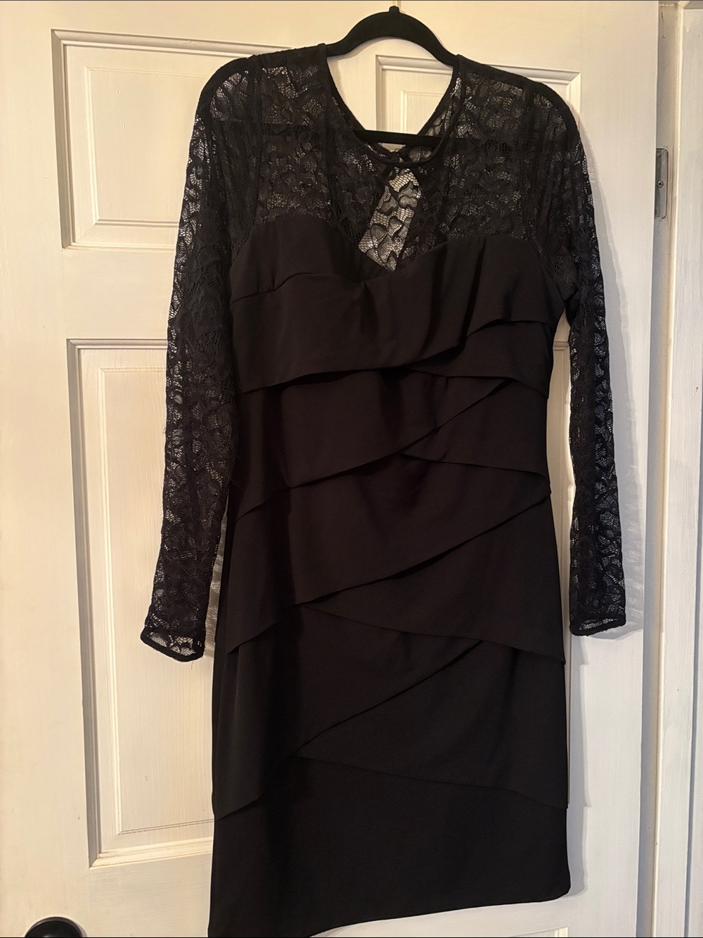 Women's Black Lace Long-Sleeve Layered Cocktail Dress